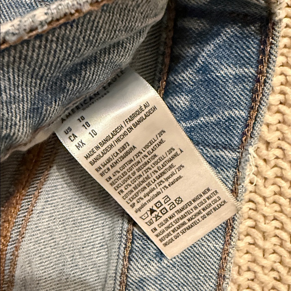 American Eagle Outfitters Women's Distressed Light Blue Jean Shorts - Picture 2 of 4